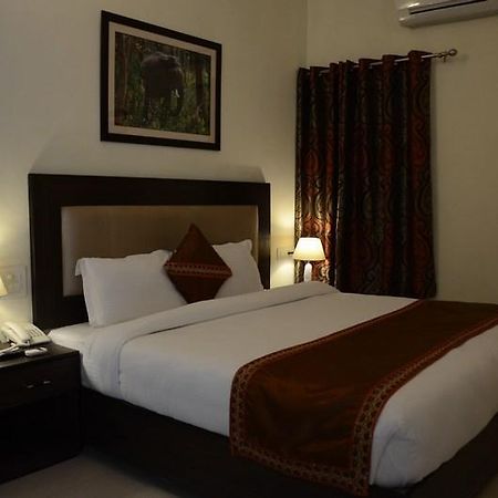 Chitra Grand Hotel Haridwār Esterno foto