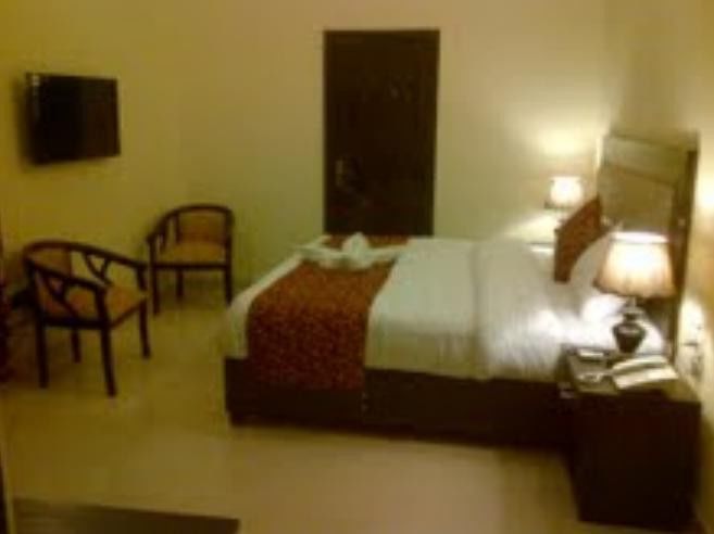 Chitra Grand Hotel Haridwār Esterno foto