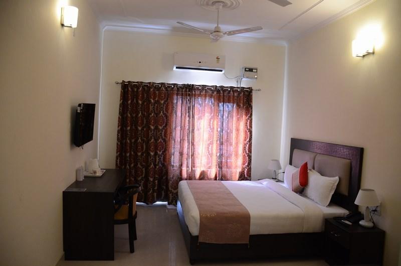 Chitra Grand Hotel Haridwār Esterno foto