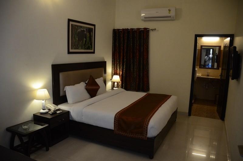 Chitra Grand Hotel Haridwār Esterno foto